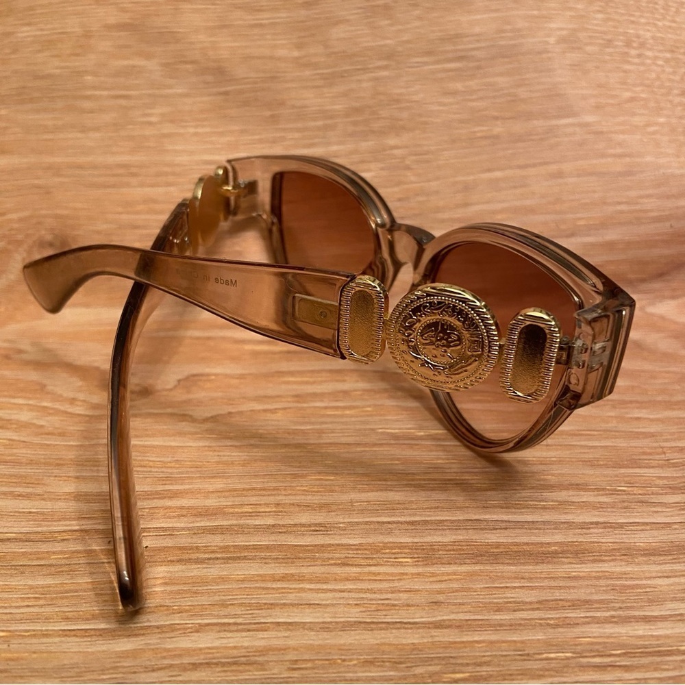 Sunglasses Cat Eye Brown Lucite Side Gold Medallion Coins Eye Protection. - Picture 2 of 4